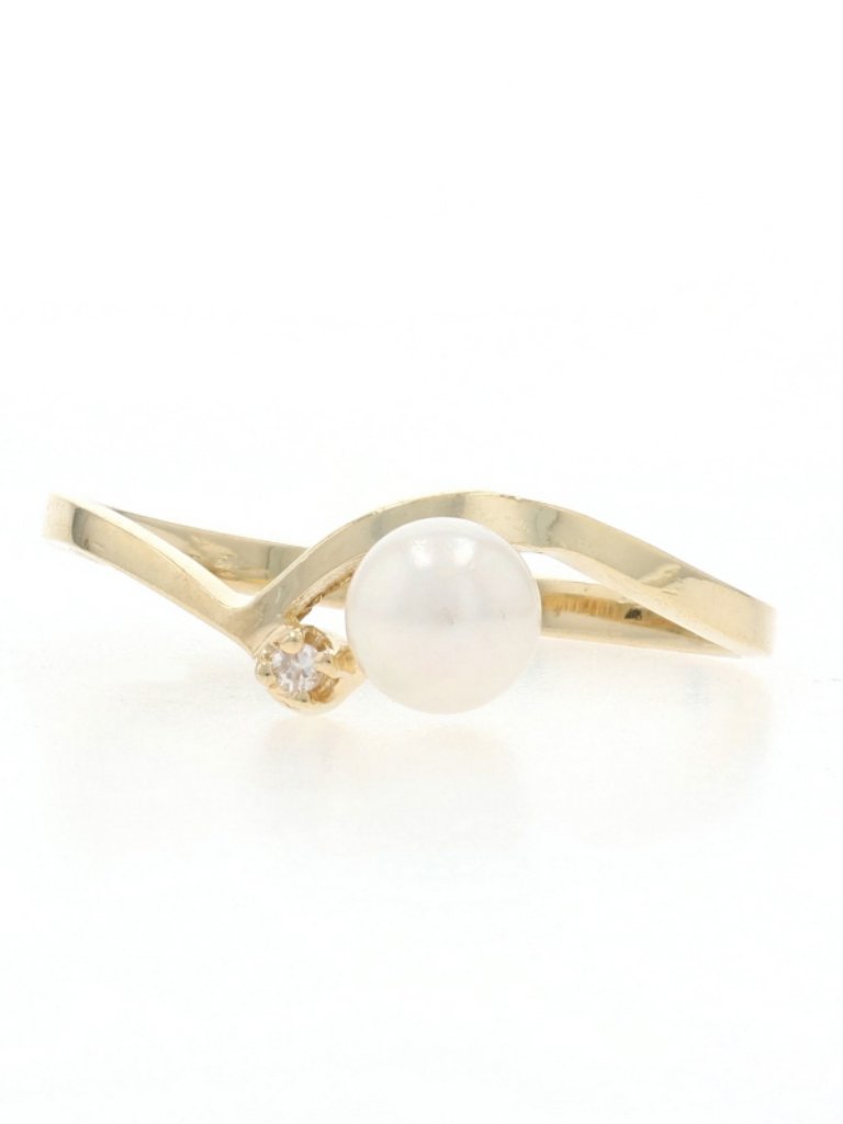 Yellow Gold Pearl Diamond Ring  10k
